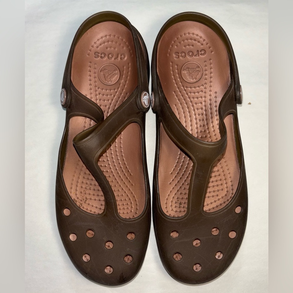 CROCS Women's Size 10 Brown Mary Jane Classic T-Strap Clogs Pivoting Heel Strap - Picture 2 of 9